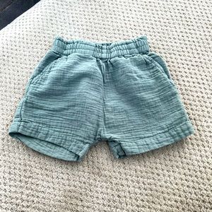 Stem Olive green crepe shorts size 3